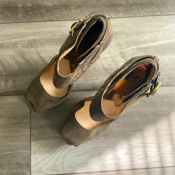 Michael Kors snake skin platform heels size 7.5 M - Picture 2 of 6
